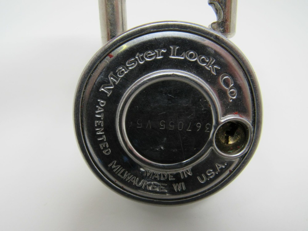 Master Lock Co Combination Pad Lock Back Key Hole 367055 V5