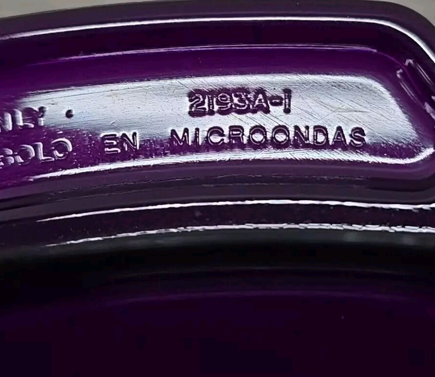Tupperware TupperWave MealMaker Set Replacement Lid # 2193A-1 - Purple