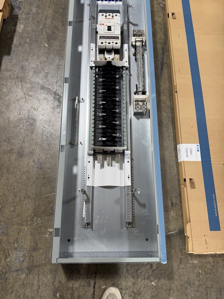 1-350 AMP 480V MAIN BREAKER PANELBOARD 42 SPACE 3PHASE 4WIRE COMPLETE PANEL