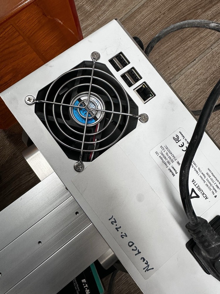 Ackuretta FreeShape 120 is a desktop LCD 3D printer