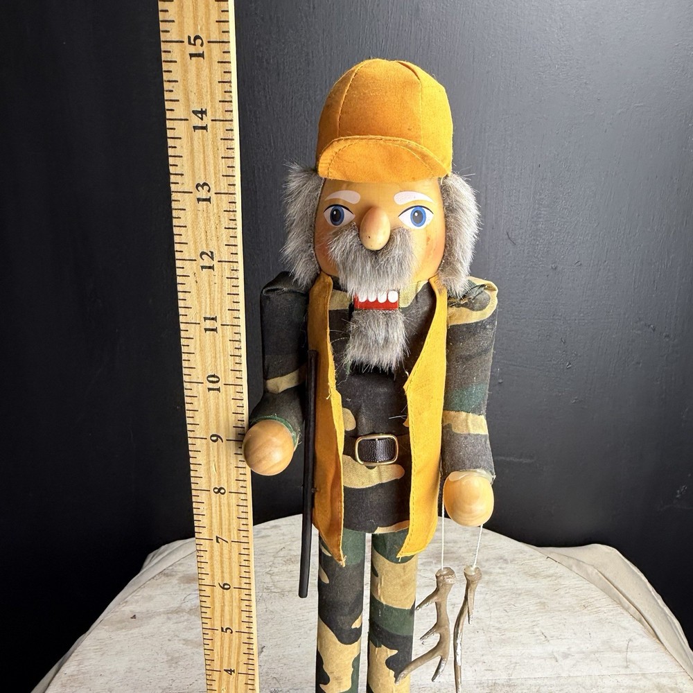 Santa’s Workshop 15” Deer Hunter Nutcracker Green & Brown Camo Christmas Gift