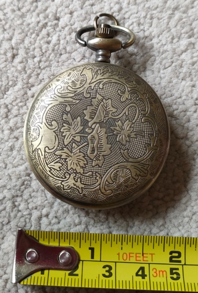 Rose Design Quartz Pocket Watch - Bronze effect without chain - requires battery