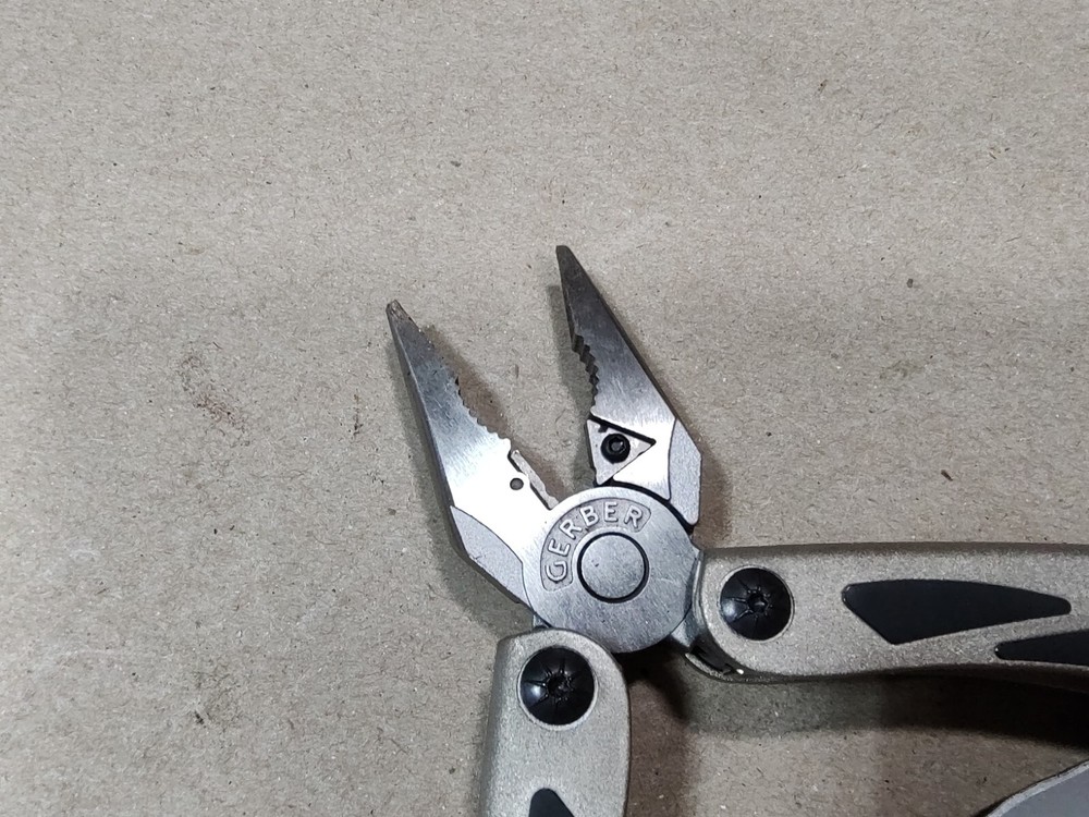 GERBER Multi-Tool, Champagne, 11 Tools, 48239