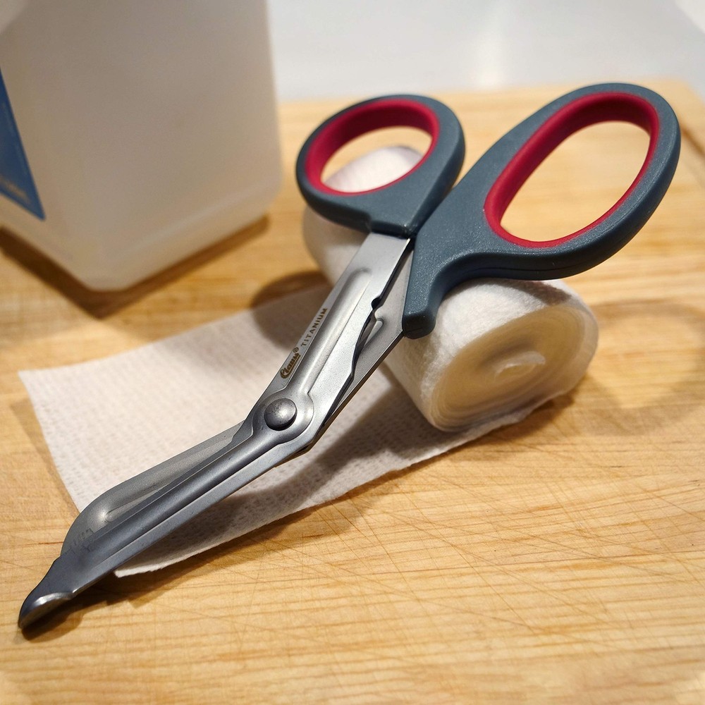 Clauss Titanium Bonded Bent Snips, 7"