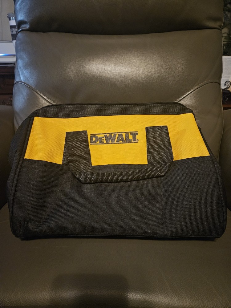 DEWALT Heavy Duty medium size tool bag