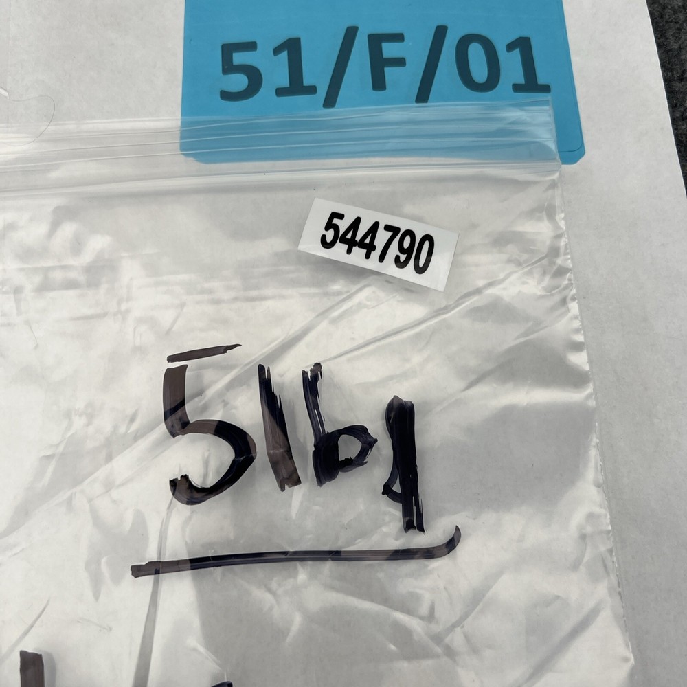 Brooks 5850E Instrument Mass Flow Controller N2 Nitrogen New