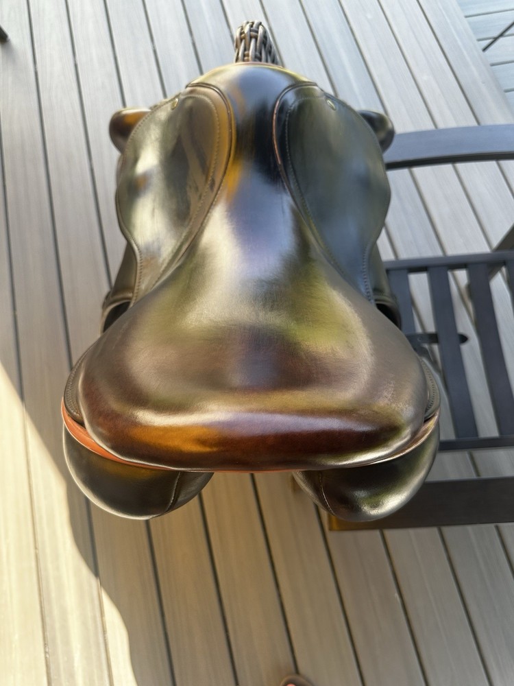 County Solution Jump Saddle 18 M SR