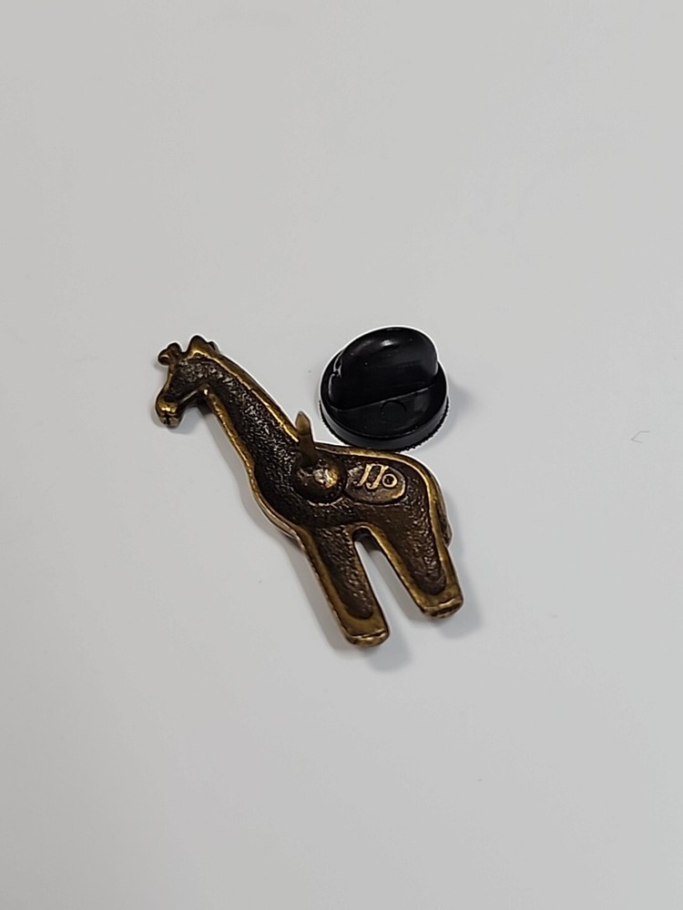 JJ Jonette Giraffe Lapel Pin