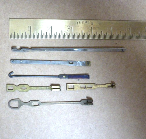 6 GOOD OLD BRACKET-MANTLE-WALL CLOCK PENDULUM LEADERS (B)