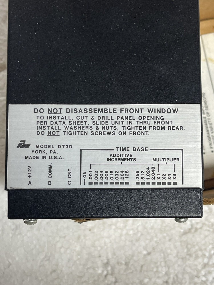 RED LION CONTROL DT3D0500 5 DIGIT TACHOMETER