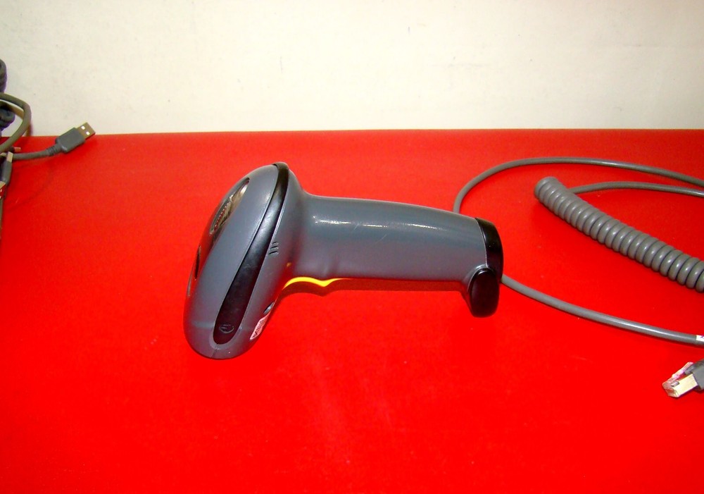 Motorola DS4208-SR00007WR Handheld USB Barcode Scanner with USB Cable