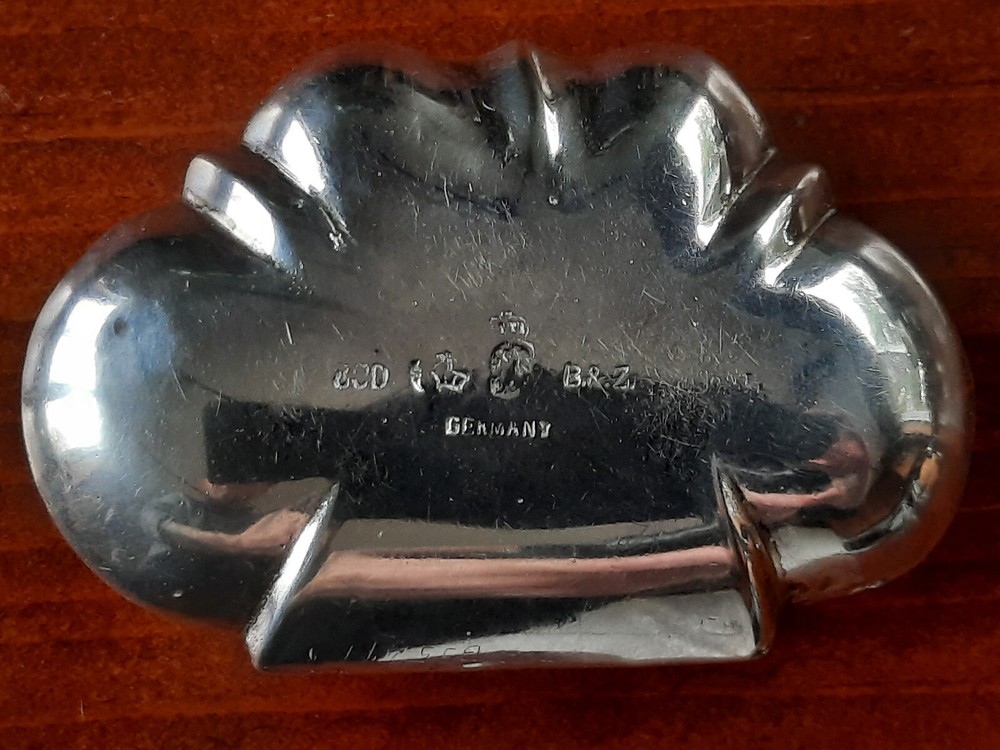 800 Silver Cast German Shell Shaped Trinket or Snuff Box