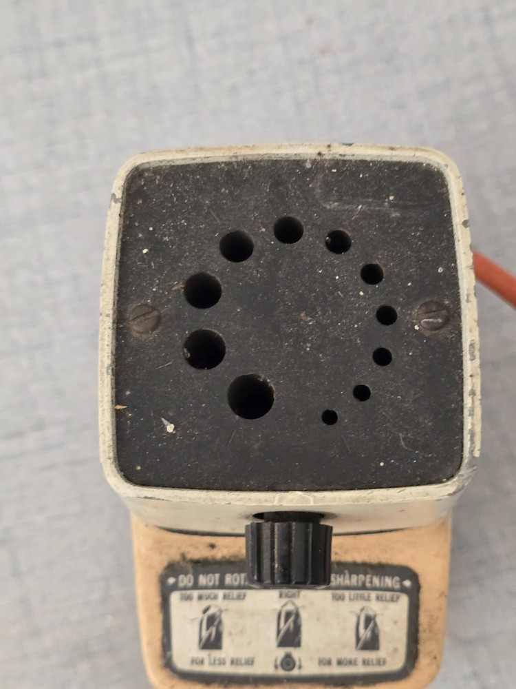 Vintage Black & Decker Drill Bit Sharpener Model 7980 - Tested & Working!