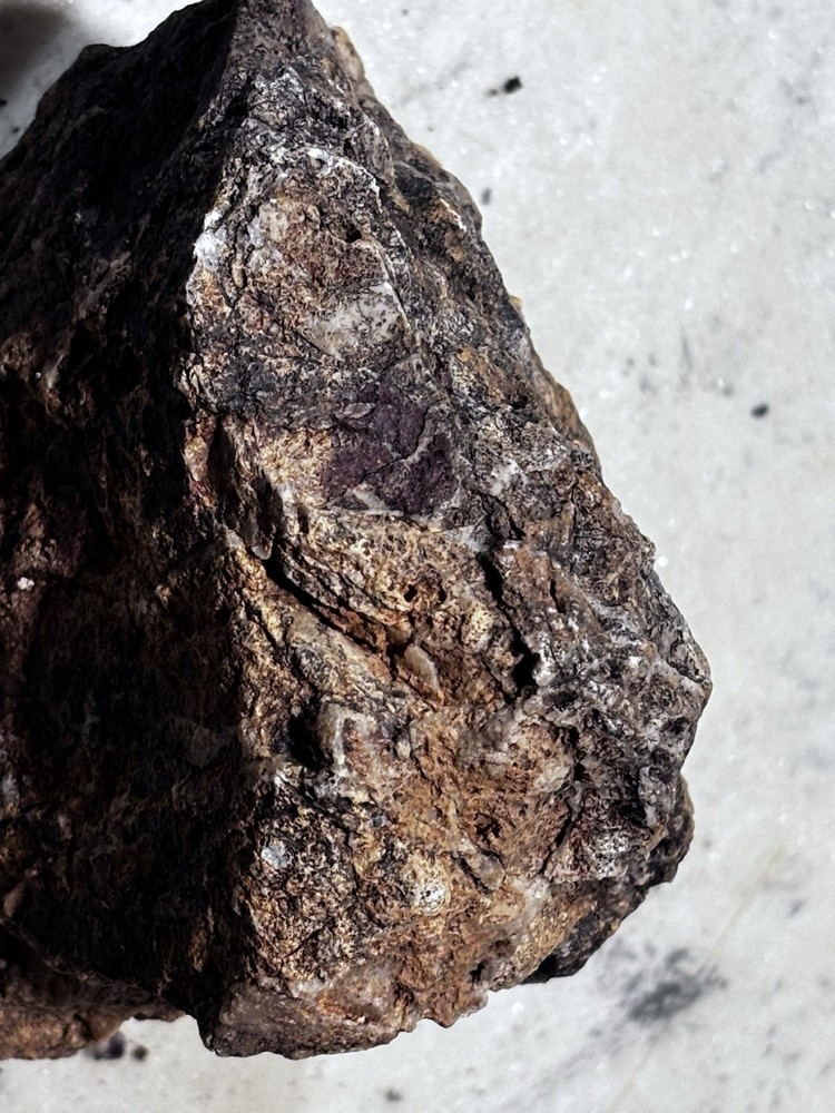 quartz low grade gold ore 706g