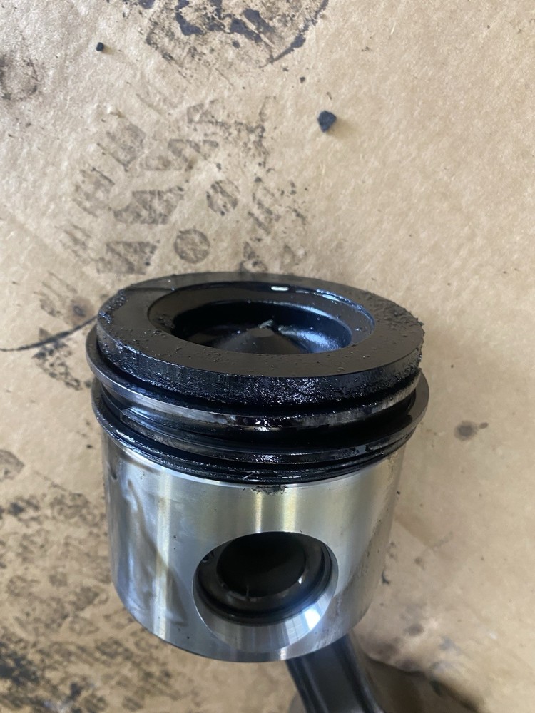 8.9 ISL Cummins Connecting Rod & Piston ML6NEW8
