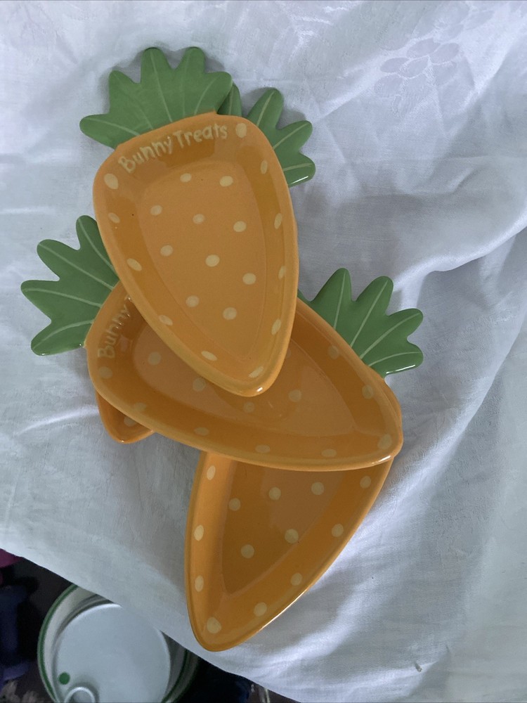 4 Hallmark Carrot Shaped Bunny Treats Plates Easter Spring