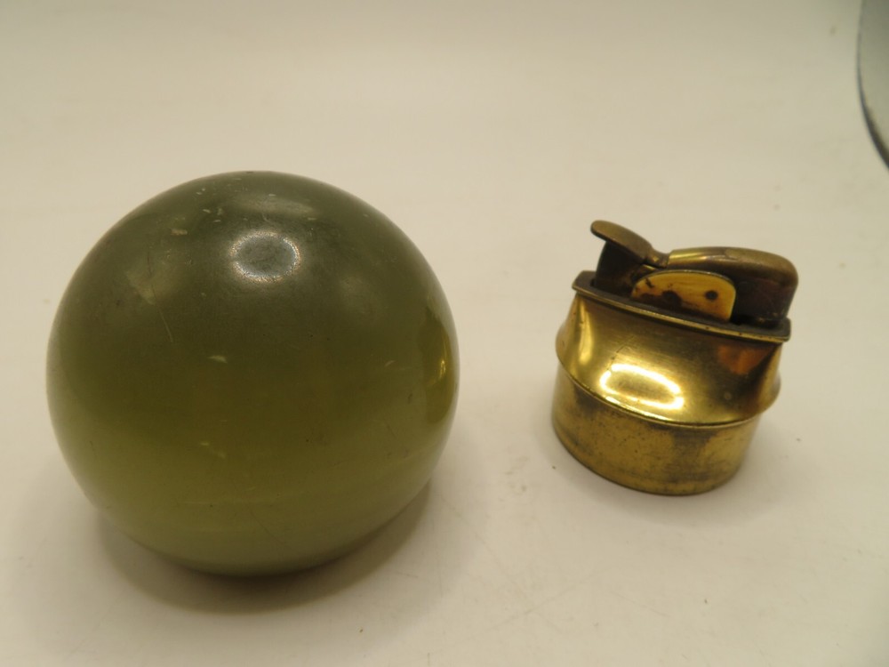 Vintage ROUND BOTTOM  DECO   Lighter  3 INCH  UNBRANDED