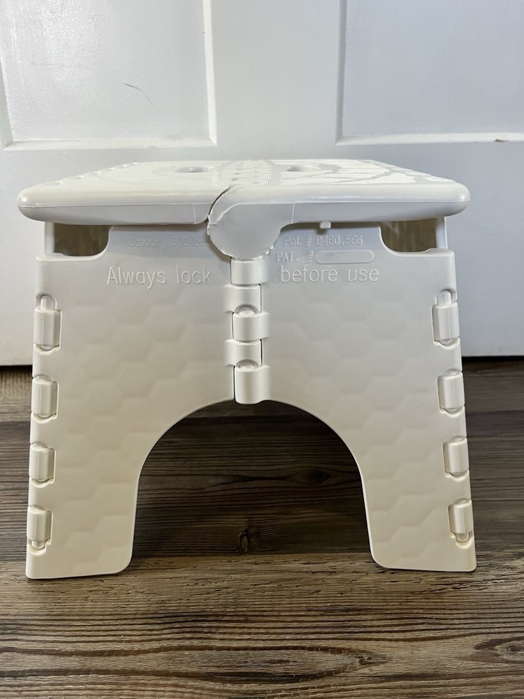 NWT E-Z Foldz Folding Small White Step Stool Lightweight Plastic Fold Up W Handl