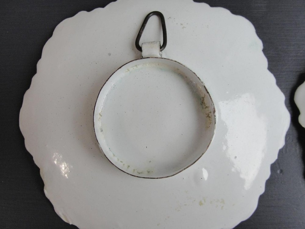 2 Antique Vintage Enamelware Hanging Artwork Plaques Dishes