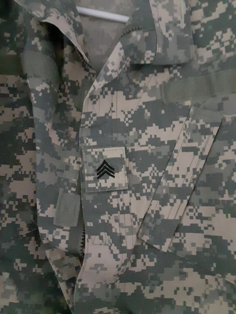 U.S Army Combat Uniform Coat Medium Regular