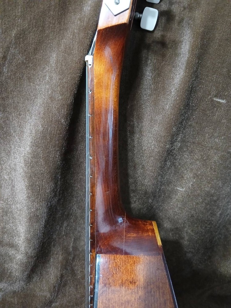 VINTAGE NICE SOUNDING 12 STRING TEARDROP MANDOLIN**SEE VDO**
