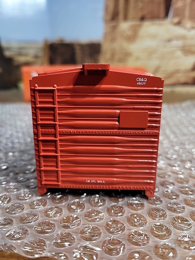 Williams O Gauge Burlington And NP Plastic Shells