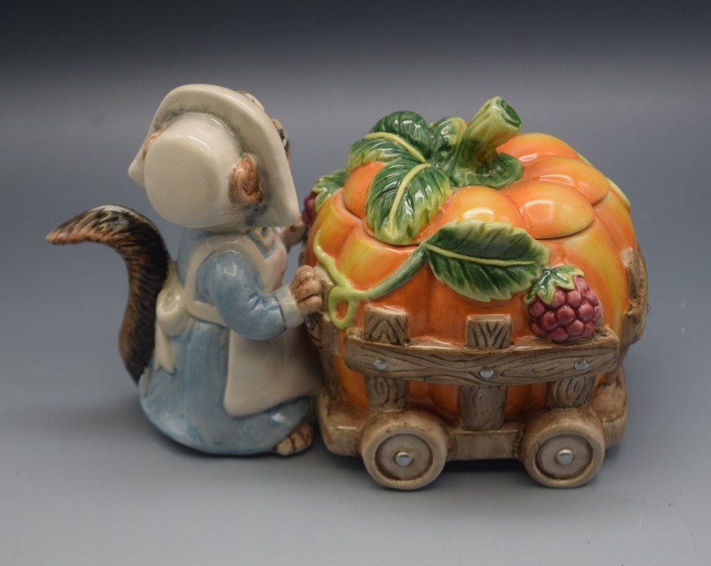 FITZ AND FLOYD IT'S HARVEST TIME CHIPMUNK PILGRIM SUGAR BOWL