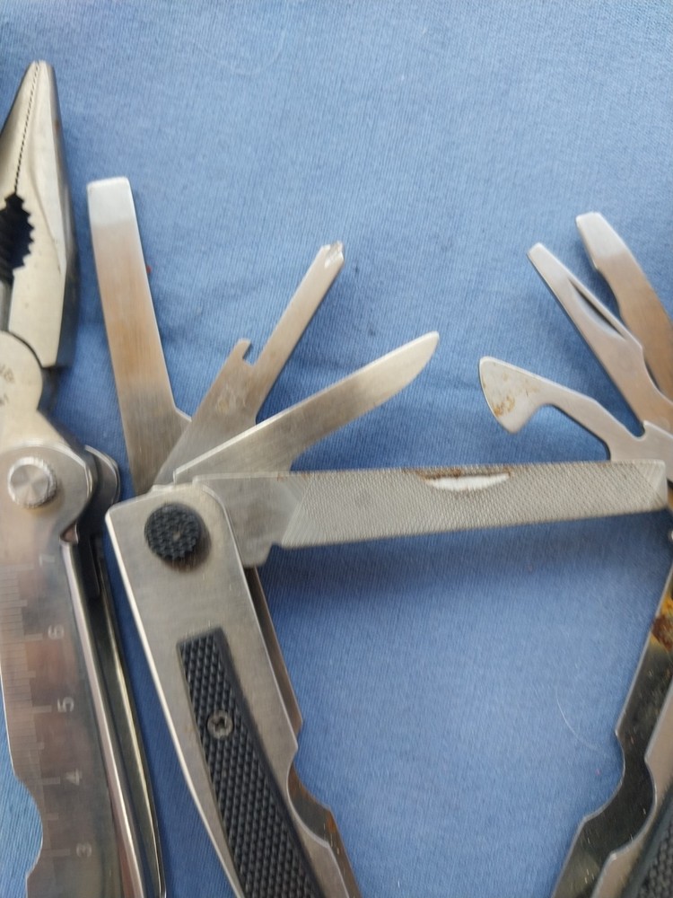 2 multi tool 1 Winchester 1 Stanley