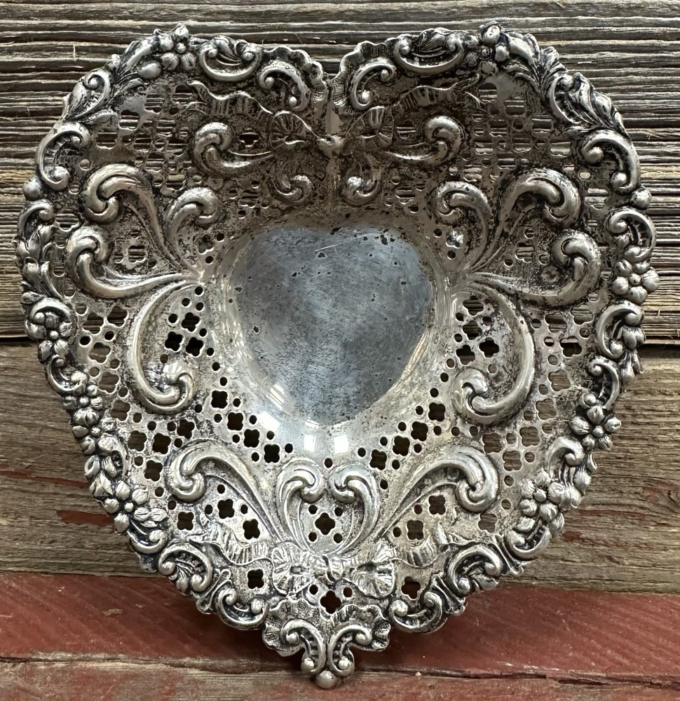 Gorham Sterling Silver Chantilly Pierced Heart Dish