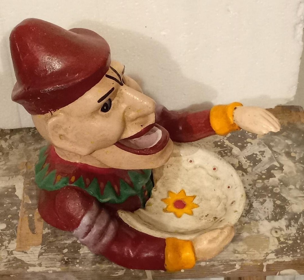 Clown Cast Iron Mechanical Nutcracker Dish