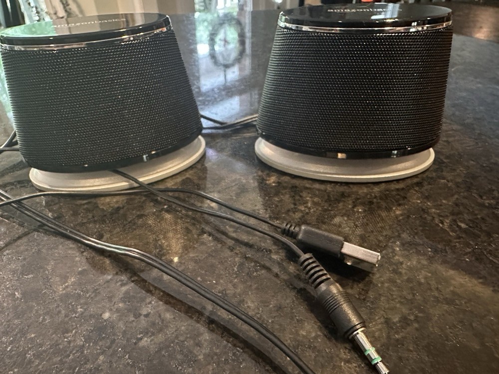 Amazon Basics Stereo 2.0 Speakers for PC or Laptop, 3.5mm Aux Input Tested