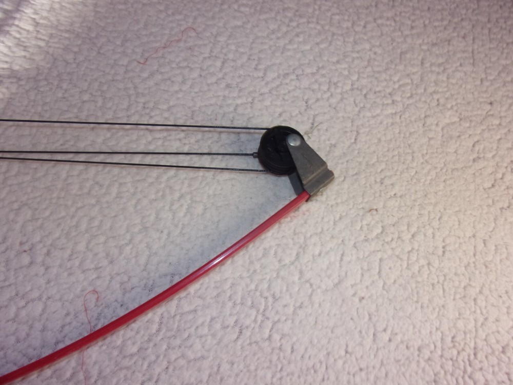 Red/Black Youth Compound Bow