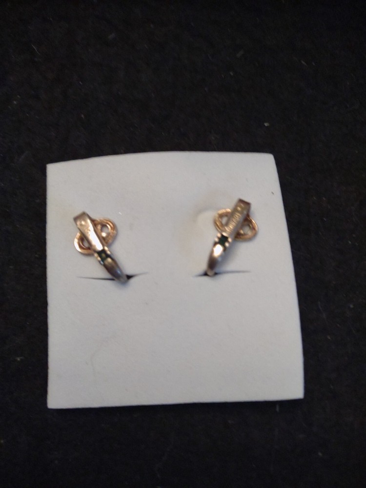 Crown Trifari Clip Earring Goldtone Leaf