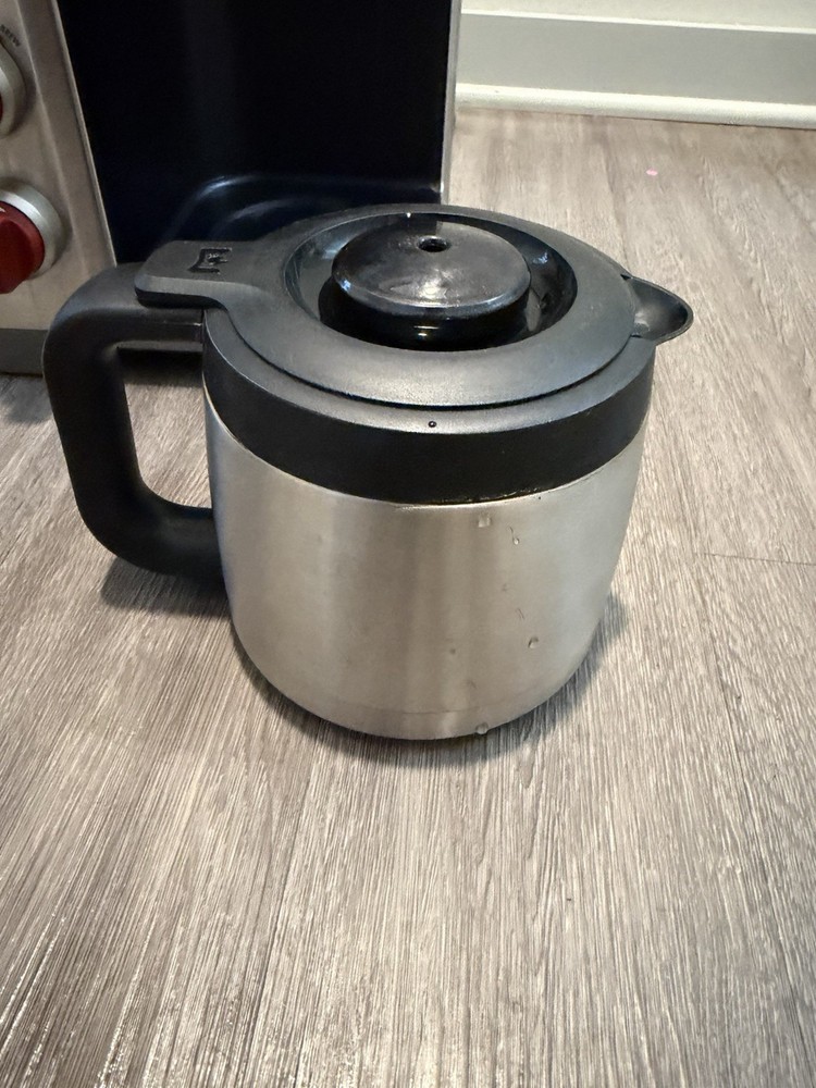 READ Wolf Gourmet Programable Coffee Maker WGCM100S Auto Drip System Red Knobs