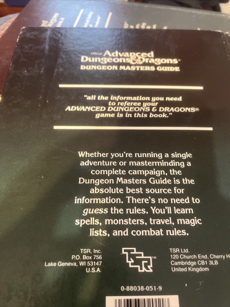 Advanced Dungeons and Dragons (Dungeon Masters Guide Gygax, Gary D&D