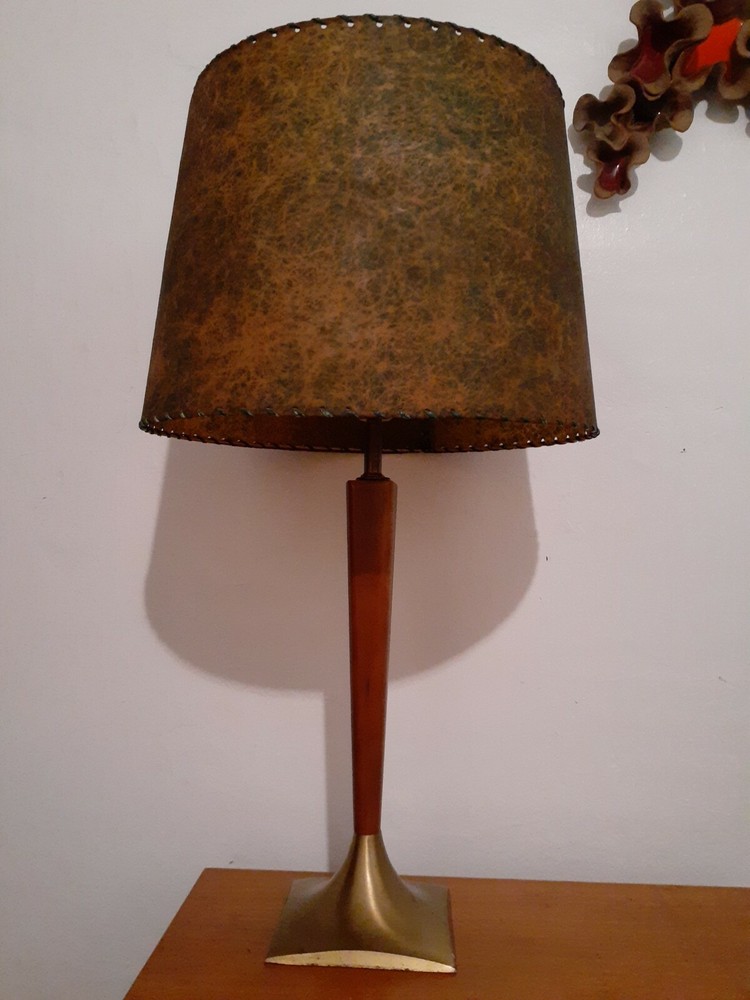 MID CENTURY MODERN WALNUT & BRASS TABLE LAMP 1960 RETRO LIGHT