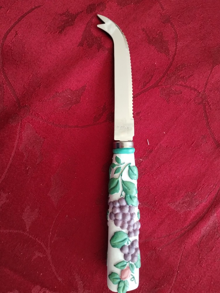 Pfaltzgraff Grapevine Cheese Knife