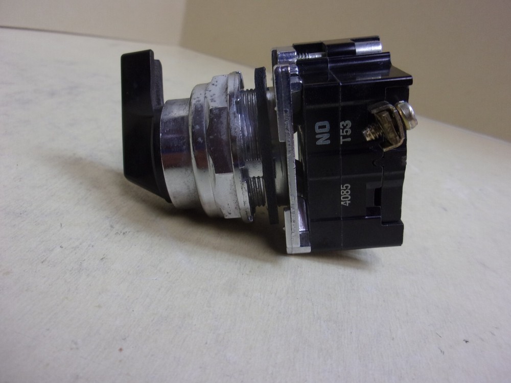 Cutler Hammer Black Knob 2-Position Maintained Selector Switch