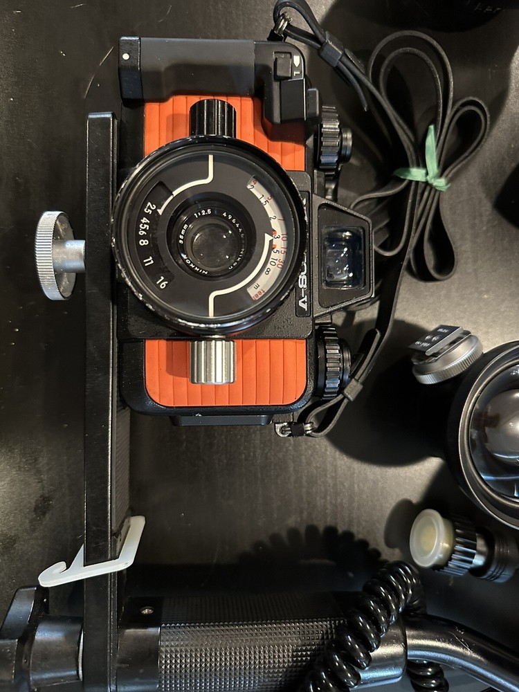 Nikon Nikonos V 35mm Complete Package