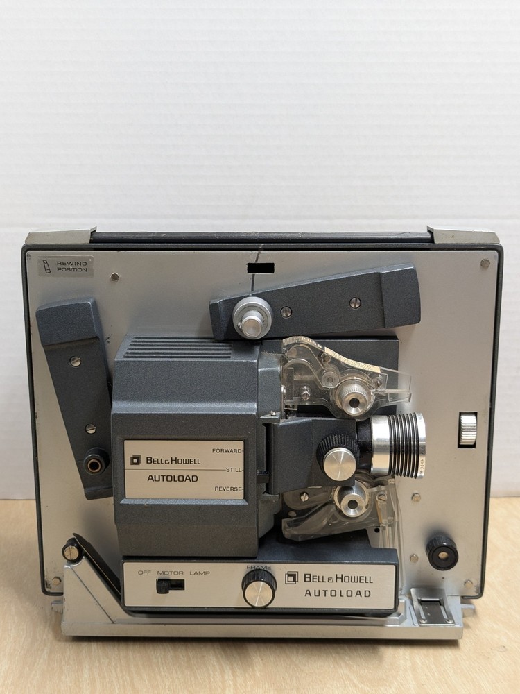 Bell & Howell Autoload Super 8 Projector 357B Motor Runs Needs Bulb