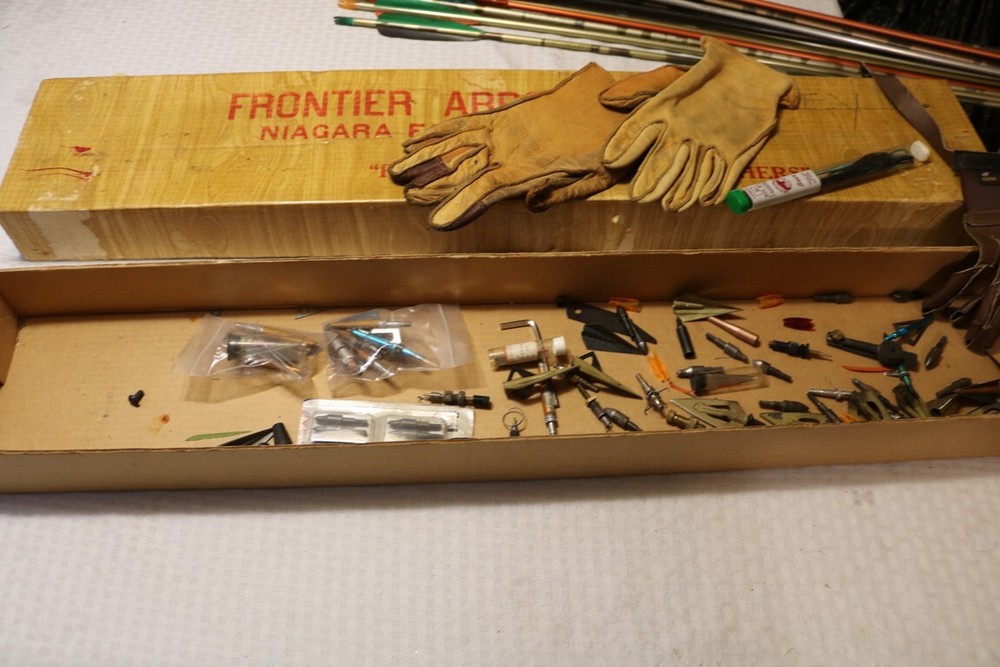 Bowhunter Bow Archery Large Lot Arrows, Points and More