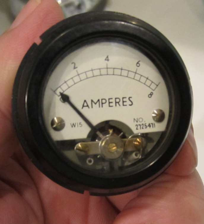 VOLTMETER W15, P/N 2725471   D H B