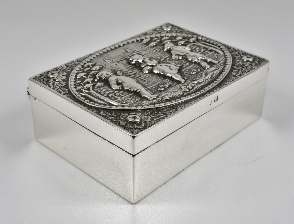 Antique Victorian Solid Silver Trinket/Snuff Box, (Deakin & Francis, 1901)