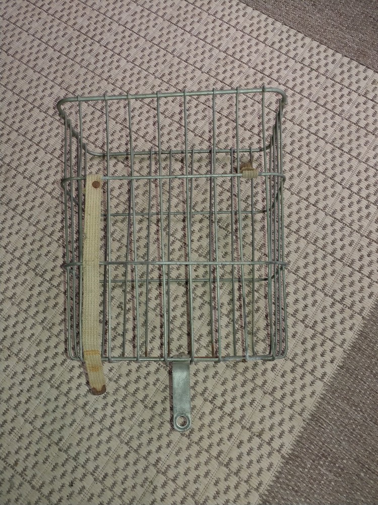 VINTAGE BICYCLE METAL WIRE FRONT BASKETS