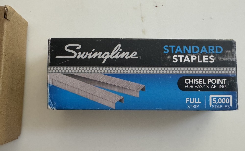 Staples ST24546 Deluxe Plier Stapler