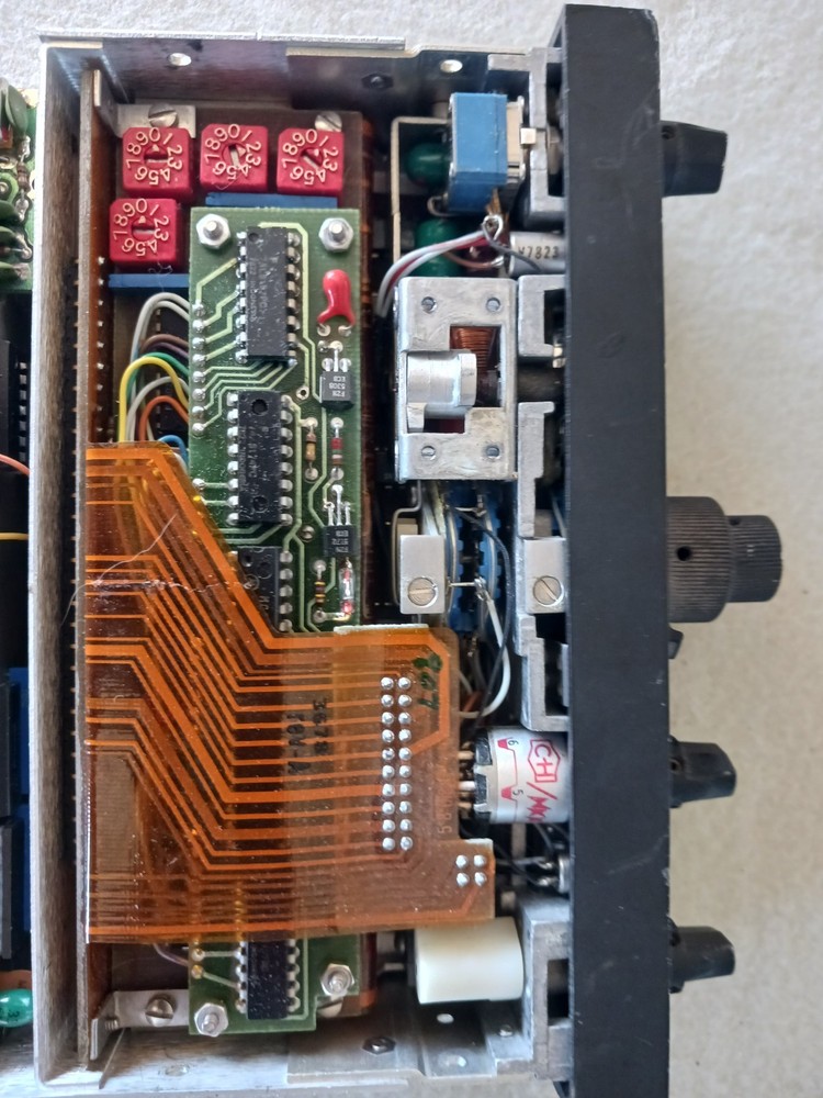 NARCO NAV/COM P/N: NAV 200 W/ CONNECTOR TRAY