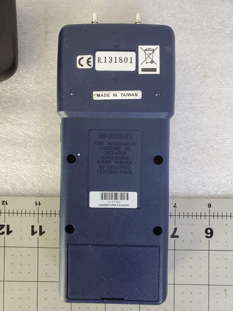 EXTECH 407910 Digital Manometer