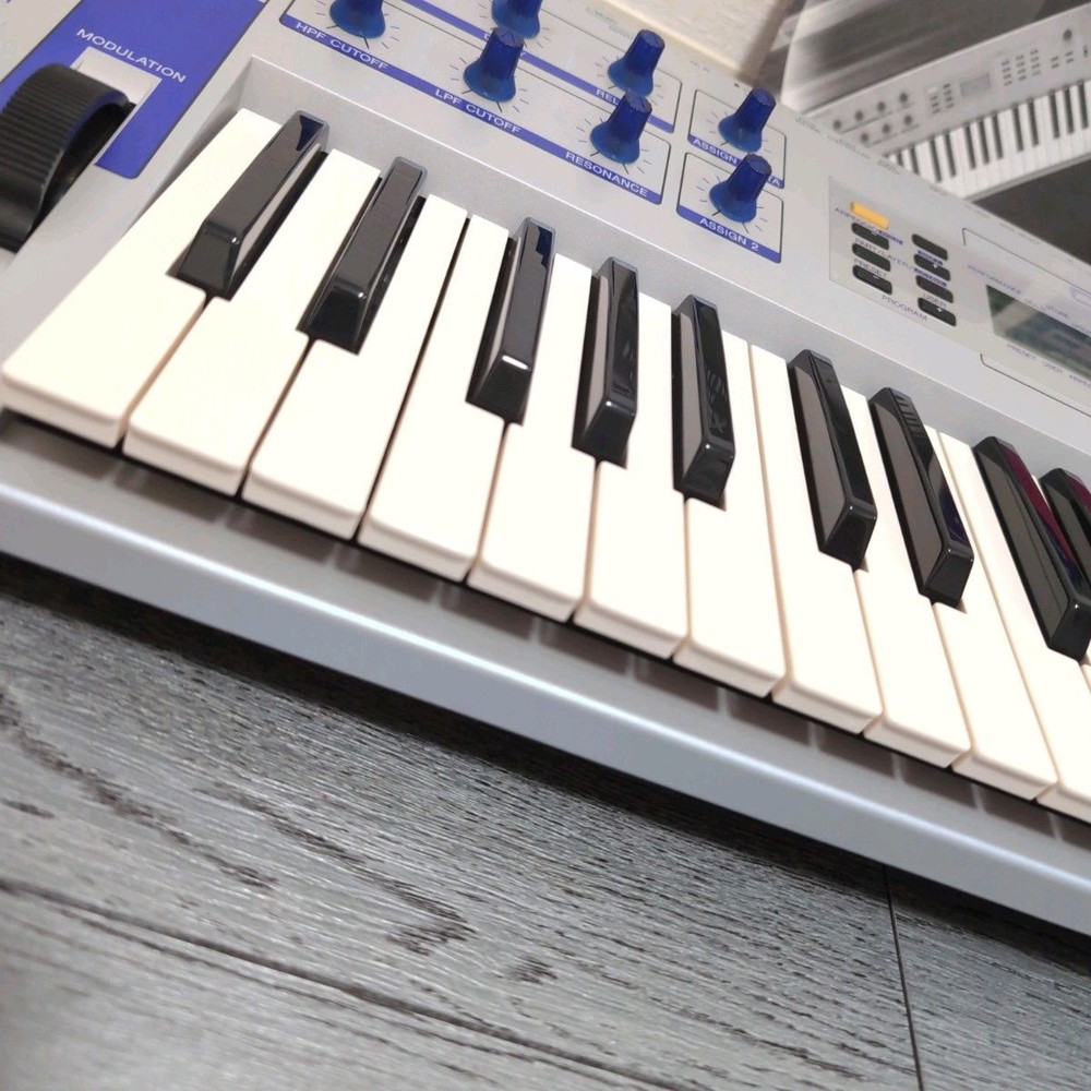 Yamaha CS2x CONTROL SYNTHESIZER synth Working [Very good]