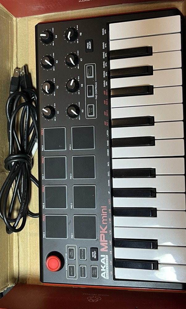 Akai MPK Mini USB MIDI Keyboard Controller w/ Original Box – Lightly Used