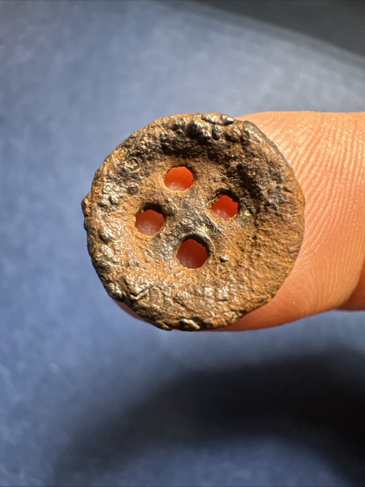 Colonial Era Button Found In Virginia Flat Button #69